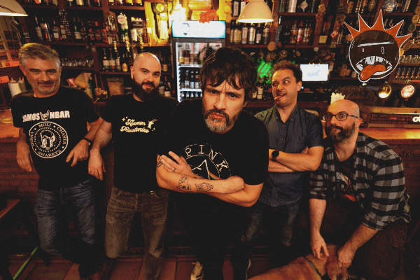 Tacrolimus debutan con Se acabaron las versiones: identidad propia desde el rock gallego