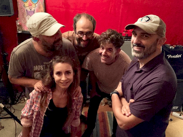 The Ivers publican su primer single y videoclip «Rain»