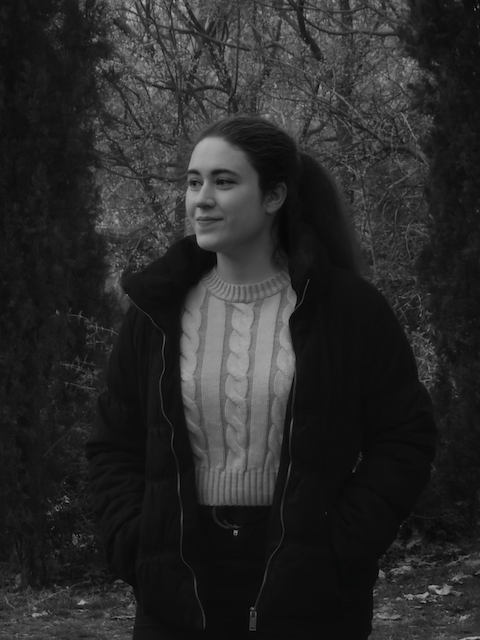 La madrileña Irene Eneri nos presenta su último single «Huellas»