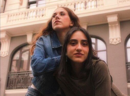Lisasinson nos presentan su nuevo single «Quiero Que Perdamos La Cabeza (Otra Vez)»