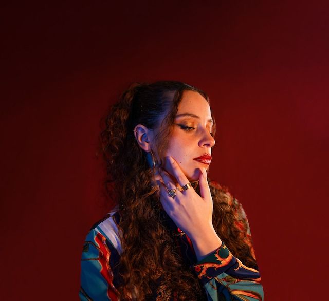 ANADIE estrena su nueva canción «Tequila y flechas»