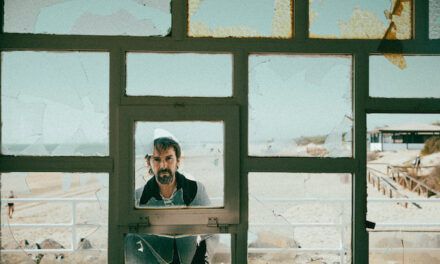 Chencho Fernández estrena «Una Playa Cantábrica», primer single de su nuevo disco