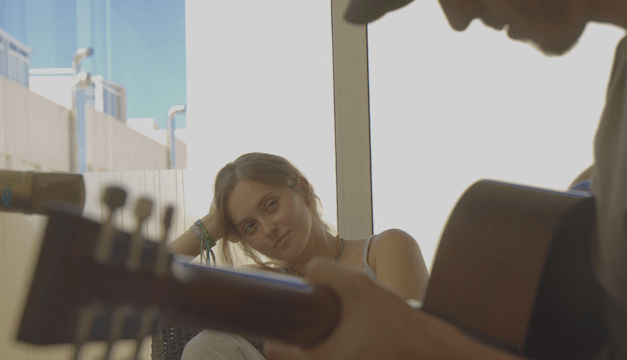 Oscar de Álamo nos presenta sus dos primeras canciones: El amor es como lo harías tú y Dulce extrañeza