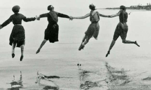 Vientos Moderados del Este nos presenta su canción “El Discurso de Despedida”