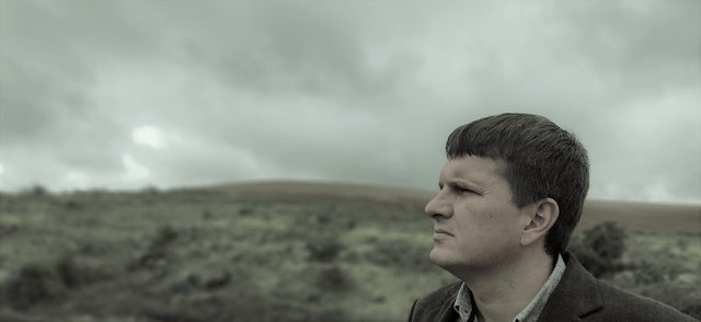 Juan Alonso nos presenta su primer tema y videoclip «En el lago»