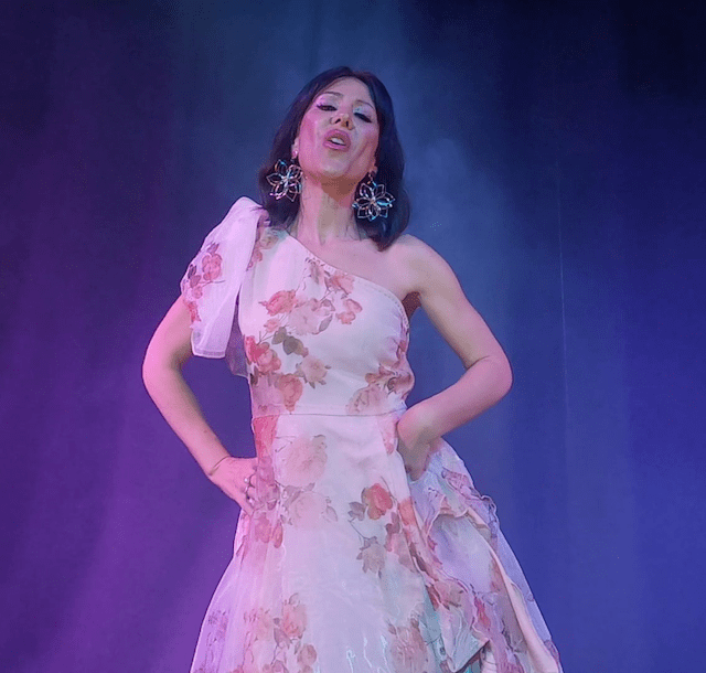 Luz Buza publica su nuevo single y videoclip «Gira Y Gira»