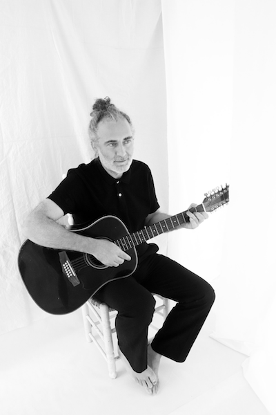 Ángel Fe Garrido publica su primer disco «Inventarse un invierno»