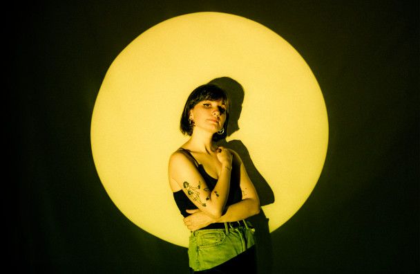 Venga Bea publica su nuevo single «Me cago en tus muertos»