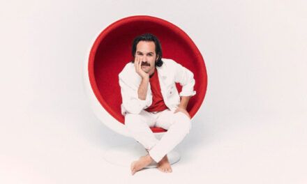 Perinetti publica su nuevo single «Flotando como un pez»