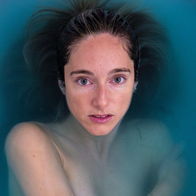 Clara Palet nos presenta “Anestèsia”, primer single de su álbum debut