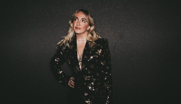 Paula Mattheus publica su nuevo álbum «Bailando Bajo La Tormenta»