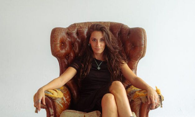Sylvia Wild publica su nuevo single y videoclip «La cualquiera»