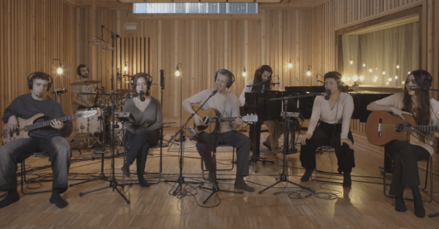 Miguel Guzmán estrena el tema «Sin boca» en directo en Metropol Studios (Madrid)