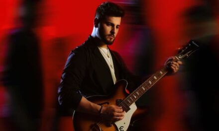 Víctor González nos presenta su nuevo single “En Medio del Caos”