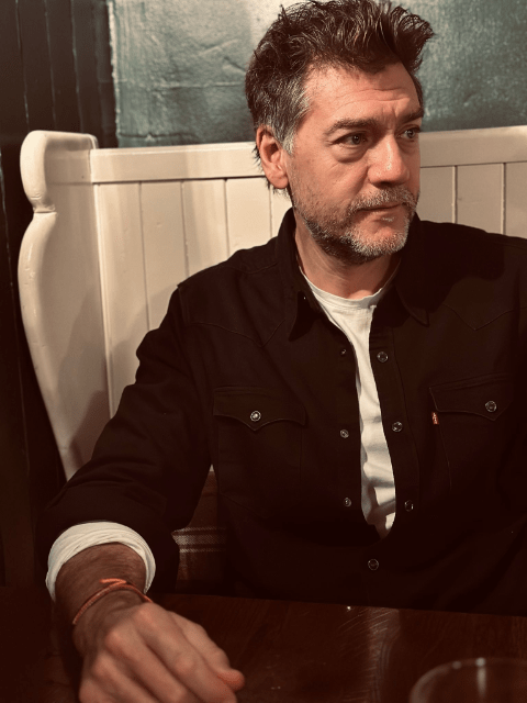 Issak estrena «La Señal, primer single de su próximo EP