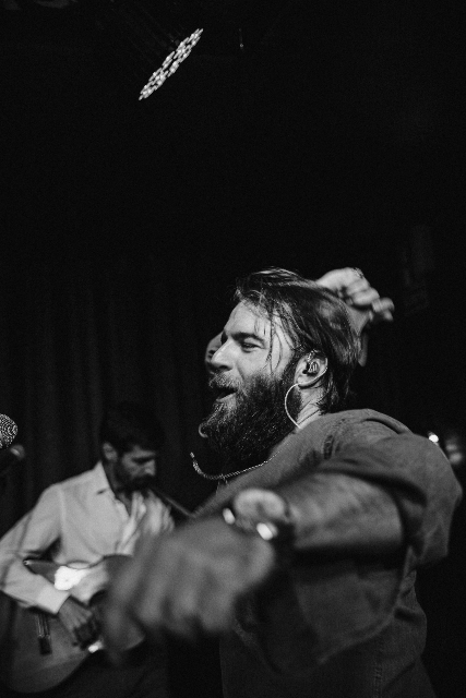 Descubre la música de Higüanero y su nuevo single «Mas de la cuenta»