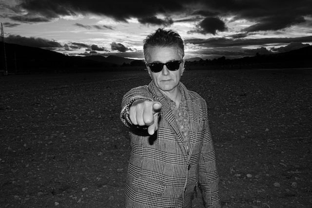 Jesús Lara lanza su nueva canción “Todo el mundo es idiota (Menos tú)”