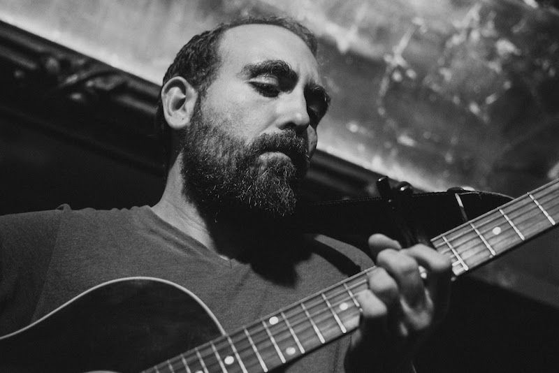 Jorge Navarro & La Revolución Sonríe estrenan su nuevo trabajo ‘El temblor de las Quimeras’