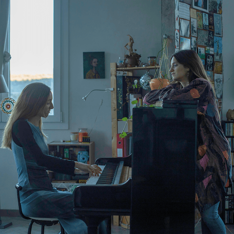 Clara Palet lanza su nuevo single y videoclip “La vostra intimitat”