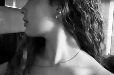 Amanda Ferr nos presenta «Jugueteo», tema incluido en su EP debut «Prefiero callar»