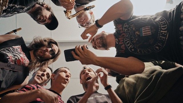 Ya está aquí «Veo Veo Kalimotxeo», nuevo single de Los Zigalas