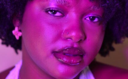 Moké nos presenta su primer single «Never Enough»
