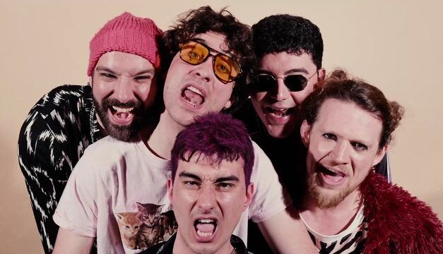 Naked Eva lanzan su nuevo tema “Puedo Con Todo”