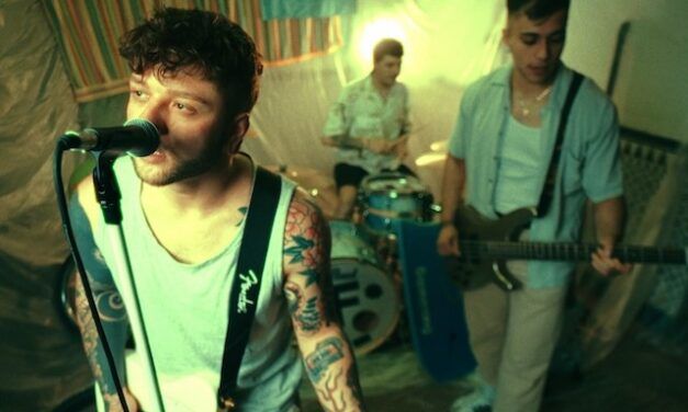 Descubre la musica de Teenage Fever y su nuevo single «Inside My Head»