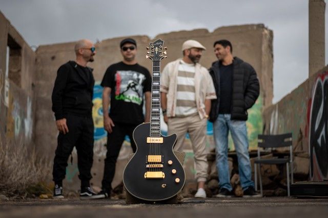Capiro & Co estrena su primer LP «Detrás de cada verso»