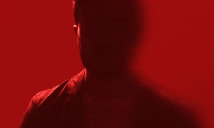 Víctor González nos presenta su nueva canción y videoclip “Vuelvo a Caer”