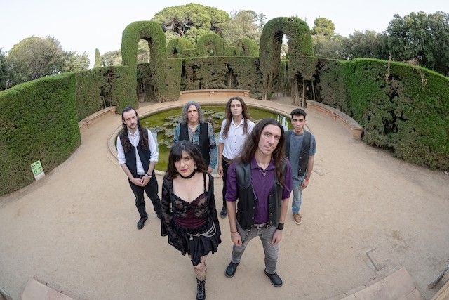 Descubre la música de SombraS y su nuevo single «El Declive»