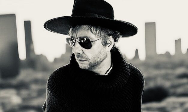 Villanueva estrena su esperado nuevo álbum «Gallo Negro»